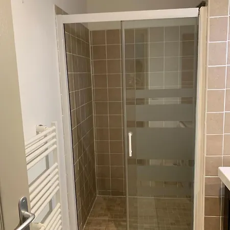 Les Cles De La Cite - 5 *